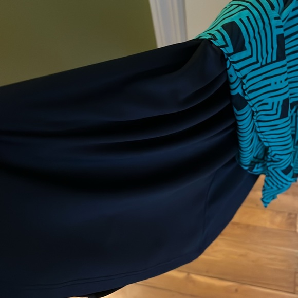 NWOT- Karl Lagerfeld green and black dress button pleated with belt size 4 - Picture 6 of 6